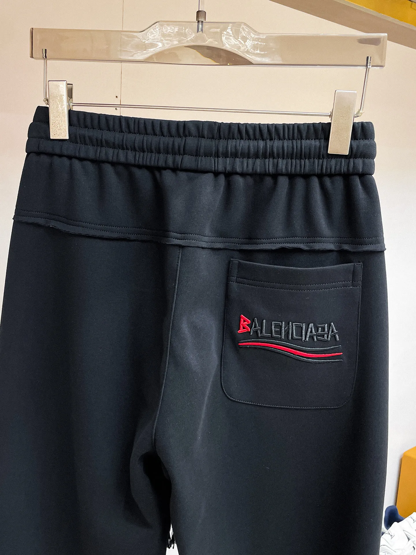 Balenciaga [High Version] 2026 Autumn and Winter latest products, available at counters at the same time, Original product, fashionable casual trousers and casual trousers, using imported original fabrics, top-grade embroidery 🪡 craft letter pattern logo, original hardware accessories decoration, simple yet fashionable, fashionable and handsome upper body, Sizes: M-3XL